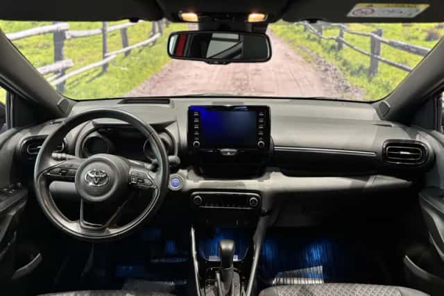 Toyota Yaris (2020) thumbnail 3
