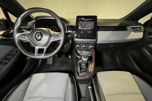 Renault Clio (2024) thumbnail 3