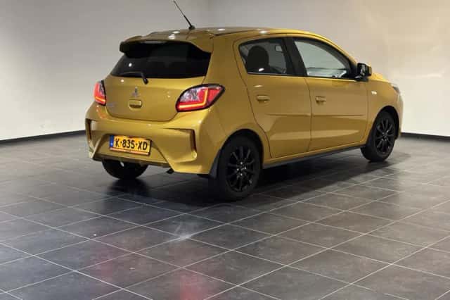 Mitsubishi Space Star (2021) thumbnail 2