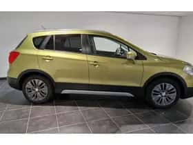 Suzuki S-Cross (2014) thumbnail 8