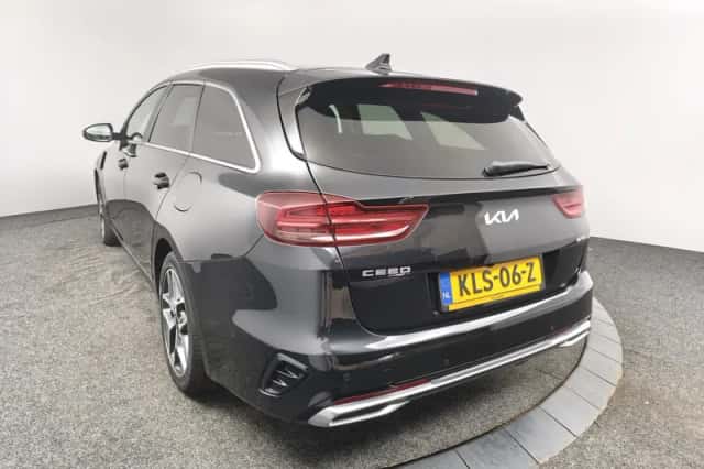 Kia Ceed Sportswagon (2023) thumbnail 6