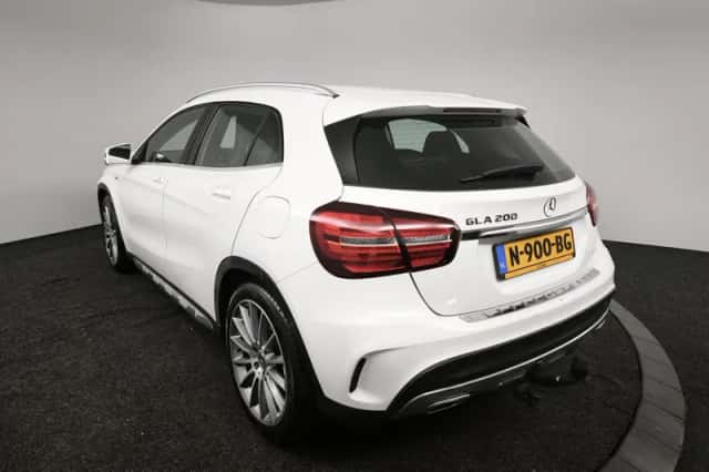 Mercedes-Benz GLA (2020) thumbnail 6