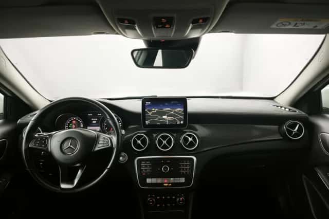 Mercedes-Benz GLA (2020) thumbnail 3