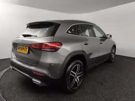 Mercedes-Benz GLA (2022) thumbnail 2