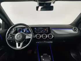 Mercedes-Benz GLA (2022) thumbnail 3