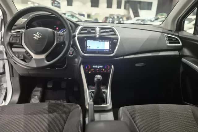 Suzuki S-Cross (2019) thumbnail 3