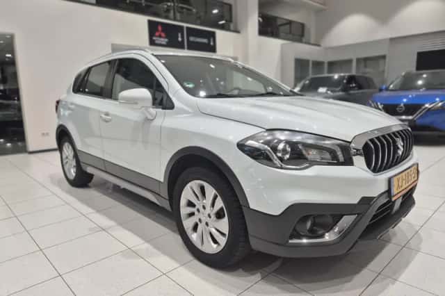 Suzuki S-Cross (2019) thumbnail 5