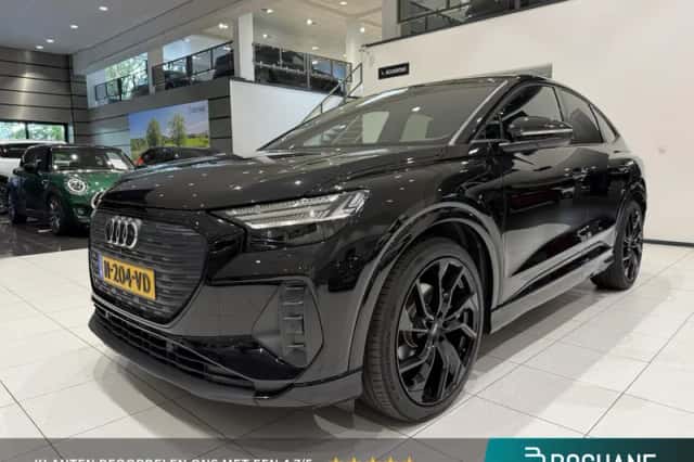 Audi Q4 (2021) thumbnail 1