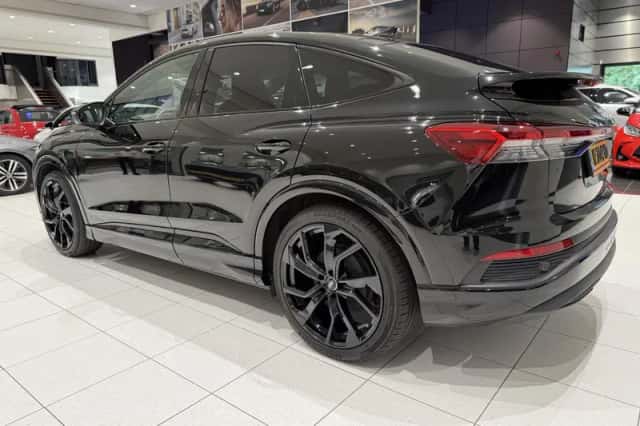 Audi Q4 e-tron (2021) thumbnail 5