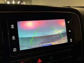 Mitsubishi Outlander (2019) thumbnail 11