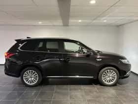 Mitsubishi Outlander (2019) thumbnail 15