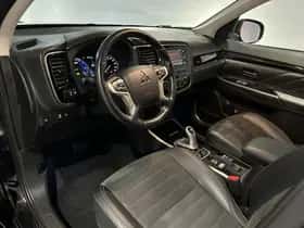 Mitsubishi Outlander (2019) thumbnail 22