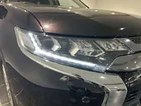 Mitsubishi Outlander (2019) thumbnail 23