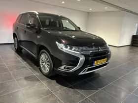 Mitsubishi Outlander (2019) thumbnail 5