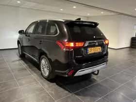 Mitsubishi Outlander (2019) thumbnail 6