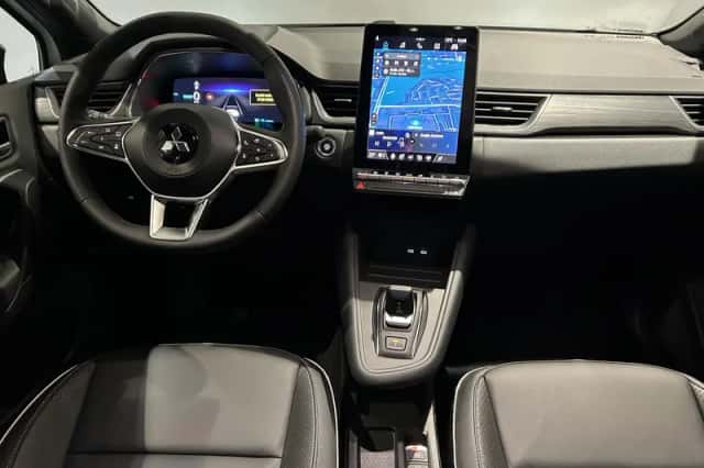 Mitsubishi Grandis (2025) thumbnail 3