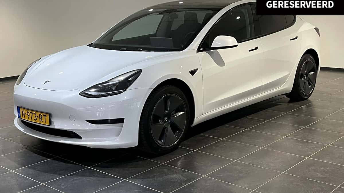 Tesla Model 3 (2021) — foto 1