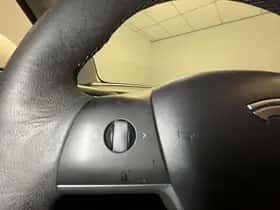 Tesla Model 3 (2021) thumbnail 23