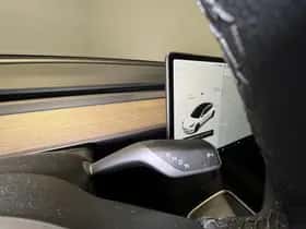 Tesla Model 3 (2021) thumbnail 24