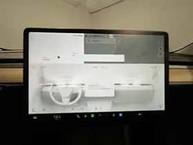 Tesla Model 3 (2021) thumbnail 26