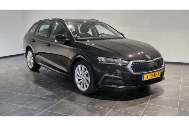 Škoda Octavia (2023) thumbnail 5