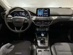 Ford Focus (2020) thumbnail 3