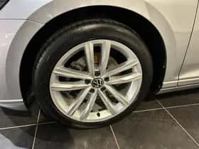 Volkswagen Passat (2021) thumbnail 24