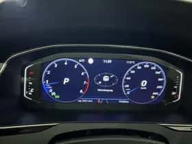 Volkswagen Passat (2021) thumbnail 4