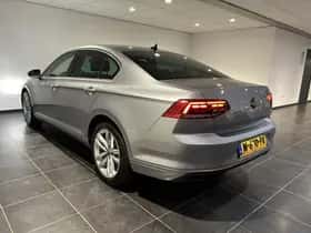 Volkswagen Passat (2021) thumbnail 6