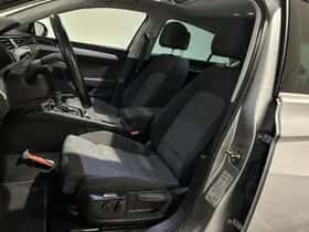 Volkswagen Passat (2021) thumbnail 7