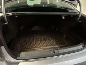 Volkswagen Passat (2021) thumbnail 9