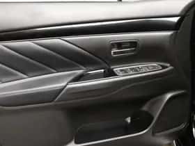 Mitsubishi Outlander (2019) thumbnail 24