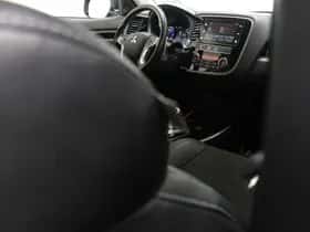 Mitsubishi Outlander (2019) thumbnail 10