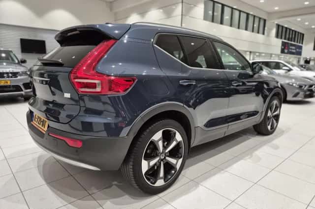 Volvo XC40 (2021) thumbnail 2