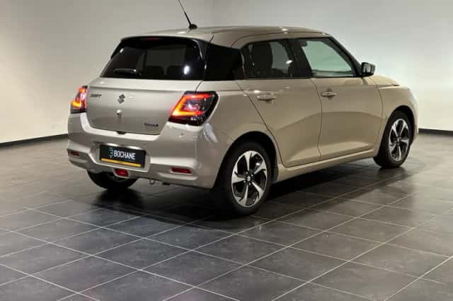 Suzuki Swift (2025) thumbnail 2