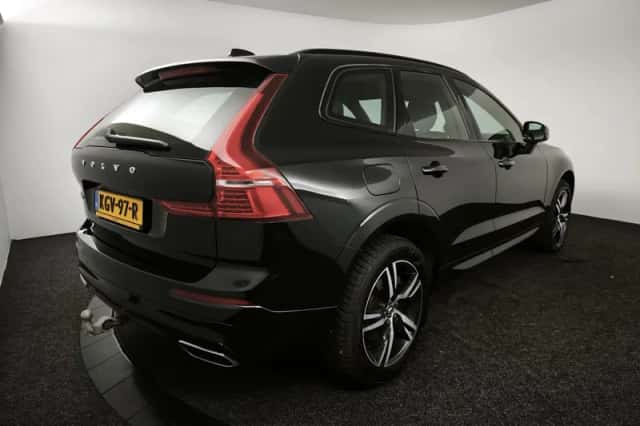 Volvo XC60 (2021) thumbnail 2