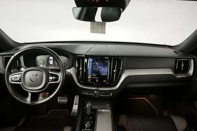 Volvo XC60 (2021) thumbnail 3