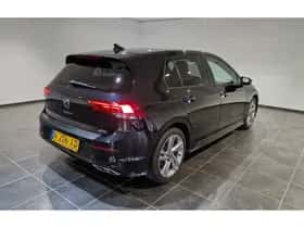 Volkswagen Golf (2022) thumbnail 2