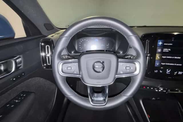 Volvo XC40 (2024) thumbnail 4
