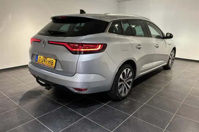 Renault Mégane (2023) thumbnail 2