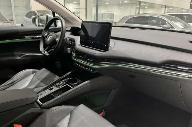 Škoda Enyaq (2022) thumbnail 3