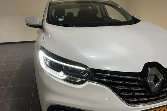 Renault Kadjar (2021) thumbnail 4