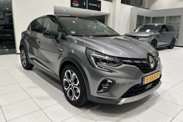 Renault Captur (2023) thumbnail 5
