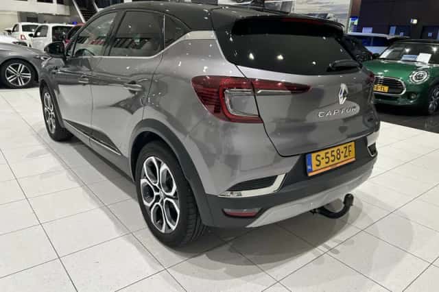 Renault Captur (2023) thumbnail 6