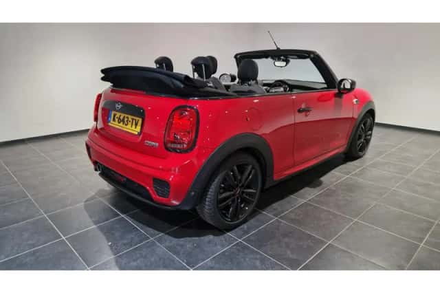 MINI Cooper (2021) thumbnail 2