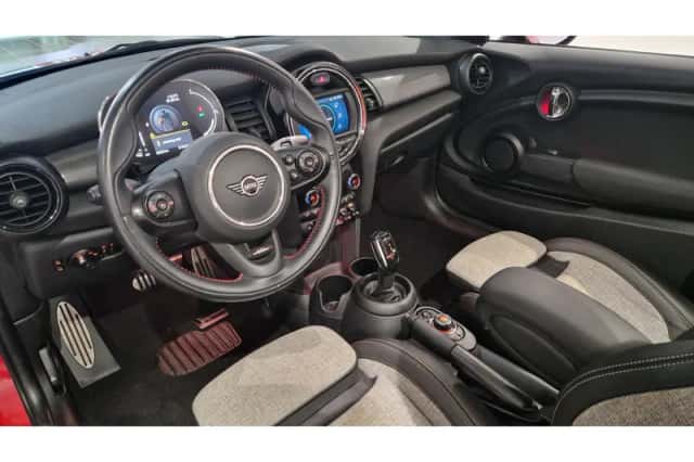 MINI Cooper (2021) thumbnail 3