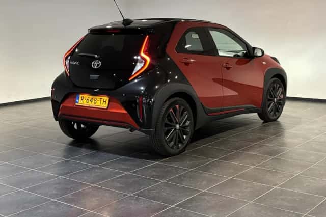 Toyota Aygo (2022) thumbnail 2