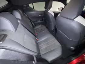 Toyota C-HR (2022) thumbnail 8