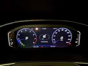 Volkswagen Passat (2023) thumbnail 4