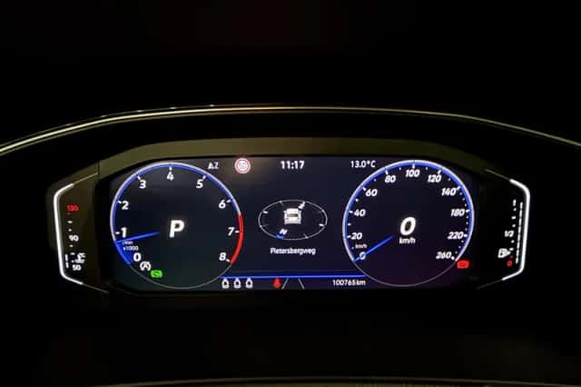 Volkswagen Passat (2023) thumbnail 4